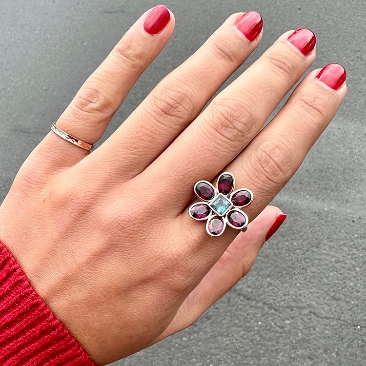 Garnet flower ring