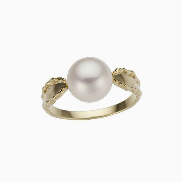 Classic Pearl Ring
