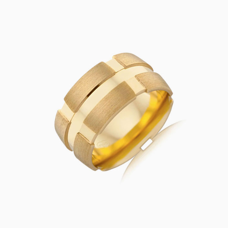 Centre Grooved Mens Ring B4309