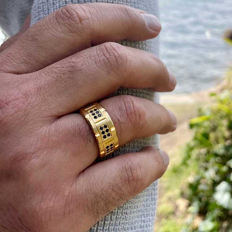 Black diamond mens ring 8000